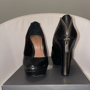 Vince Camuto black nappa leather platform heels